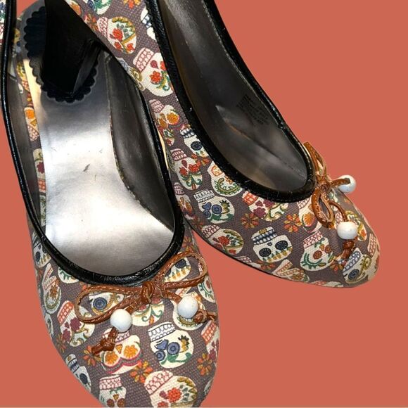 Blink brand awesome skull design pump heels! - Picture 4 of 13